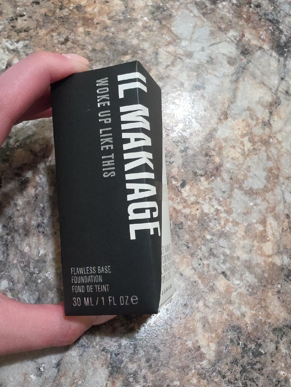 IL MAKIAGE Flawless Base Foundation